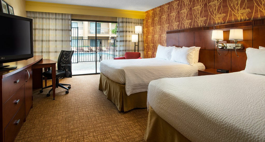 Courtyard By Marriott Pleasanton Hotel Exterior photo